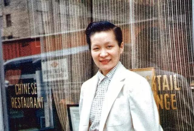 伍锦霞--她一生只穿男装，让36个女人拍了一部香艳巨片，一个彻底释放的人生