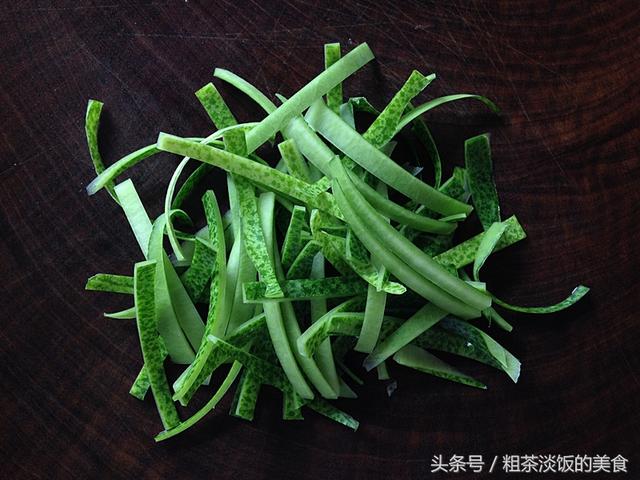 這東西就是個(gè)寶，可惜很多人都把它扔掉，簡(jiǎn)單炒一炒好吃又下飯