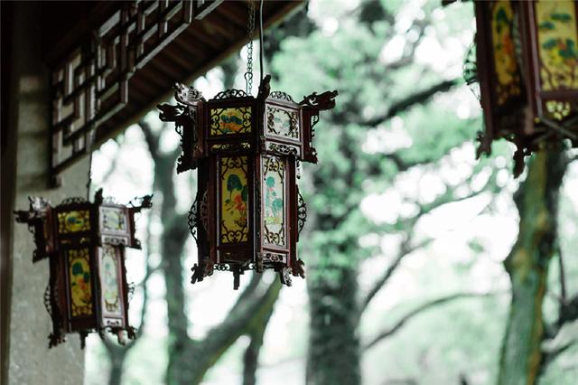 這般雋永詩意的中式古建，檐牙高啄，襲襲古風