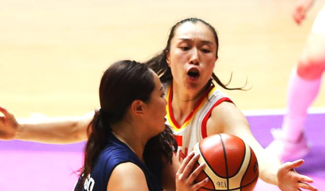 中国女篮夺亚运会小组赛3连胜，110-36狂胜蒙古女篮