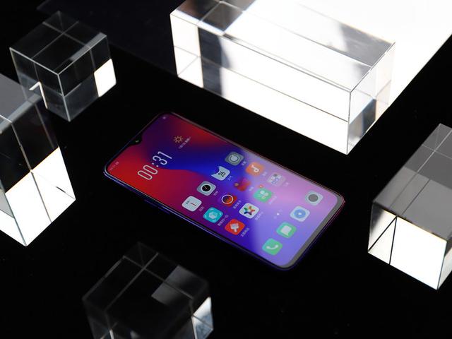 一款毫无死角的全能精品 幻色渐变OPPO R17详细评测