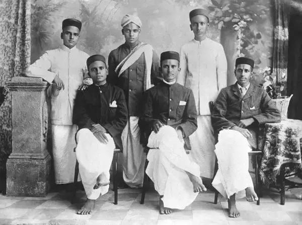 印度天才被政策逼迫弃理学商，却捧回亚洲首个物理诺奖