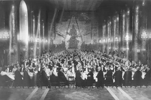 印度天才被政策逼迫弃理学商，却捧回亚洲首个物理诺奖