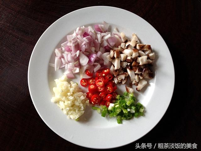 豆腐这样做能让你多吃两碗饭，外酥里嫩，香辣开胃，比肉还香