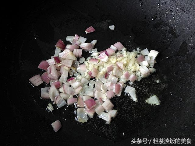 豆腐这样做能让你多吃两碗饭，外酥里嫩，香辣开胃，比肉还香