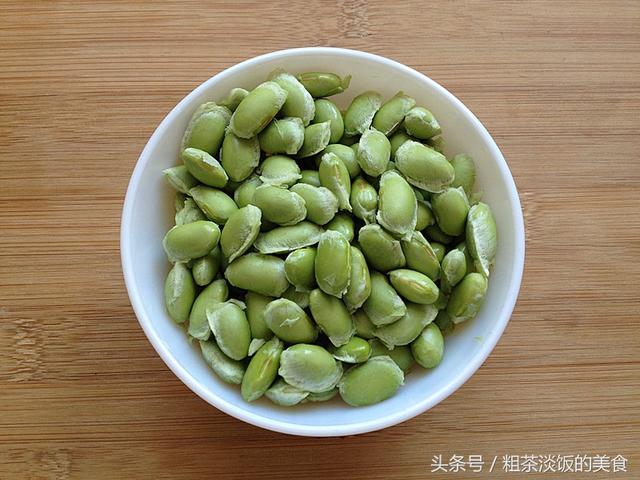 这两样菜很普通，搭配在一起，味道鲜美还能增强免疫力，我家常吃