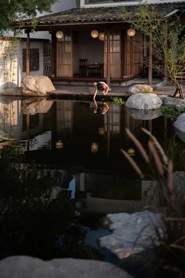 夫妻抵押掉上海独栋洋房，借1300万到乡下造房：我自在了