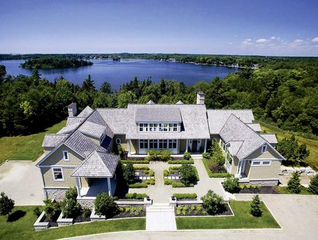 贾斯汀比伯加拿大的豪宅：买下一个湖盖别墅，阳台还有保镖在值守
