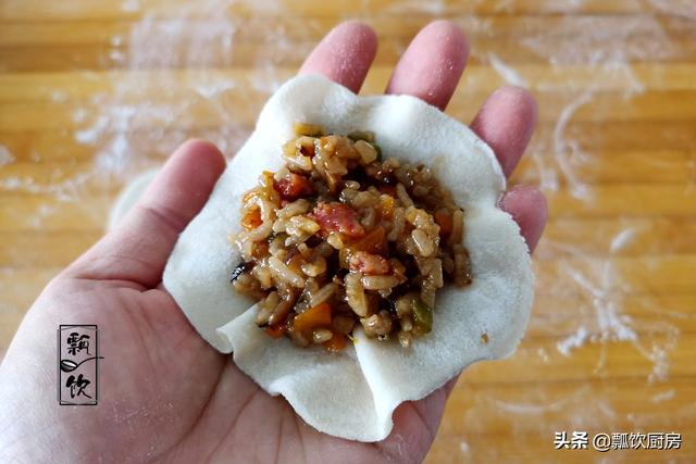 饺子皮与糯米的美味吃搭，不做饺子不吃糕，简单一蒸，家人抢着吃
