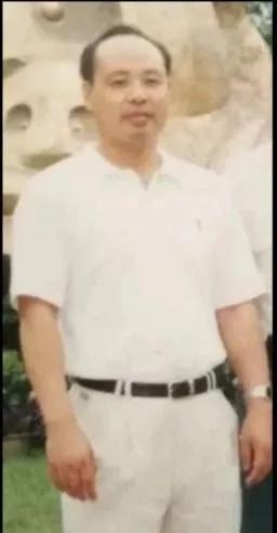 他43歲開始健身，撩走小13歲嬌妻，64歲那年，有了堪比20歲的身體