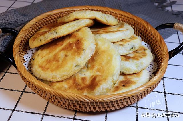 葱花饼做法，不烫面不揉面，学会家庭配方，外酥里软，比买的好吃