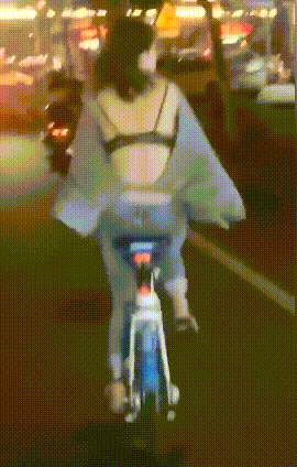 如果这个美女姐姐是你的女朋友,你想对她说句什么话?