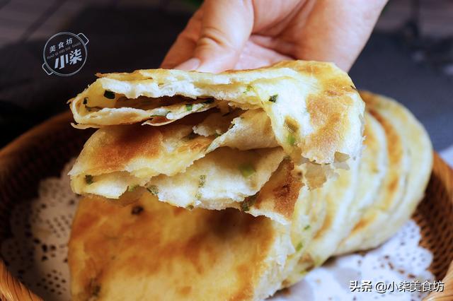 葱花饼做法，不烫面不揉面，学会家庭配方，外酥里软，比买的好吃