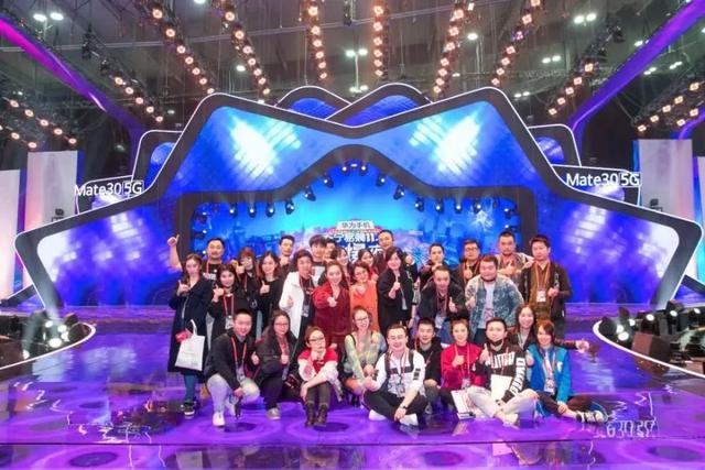 “超级晚”之争白热化，卫视瞄准定制晚会新蛋