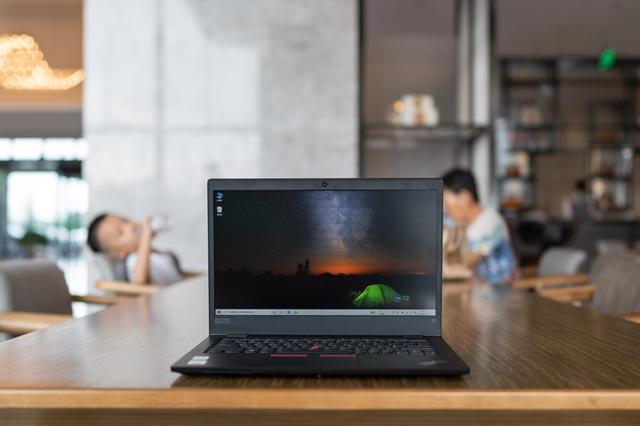 十代酷睿加持，轻薄机身，ThinkPad S2还是那个办公王者吗？