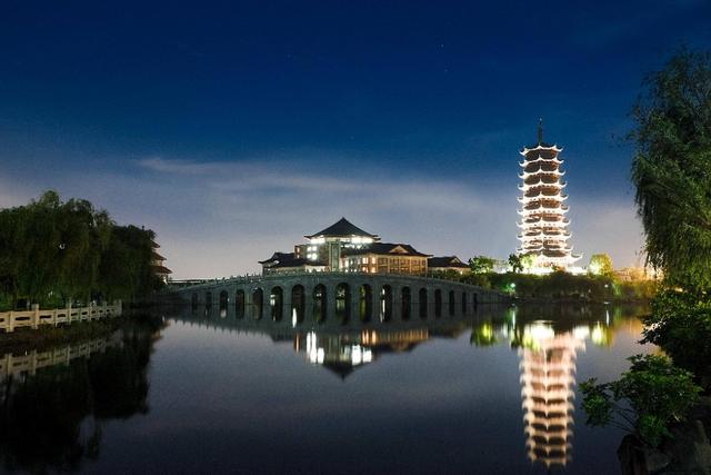 双一流广州中医药大学和老牌名校南方医科大学，哪所更值得推荐？