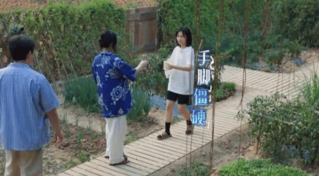 周迅张子枫网名曝光，妹妹网名只有一个字，周