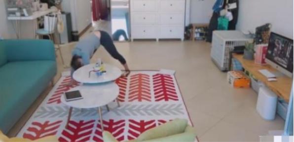 嫁豪门女星都不幸？对比昔日奥运冠军，何雯娜