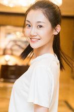 2018年，被冯小刚逼赤脚跳舞、陈道明爆粗口的女孩，如今怎样了？