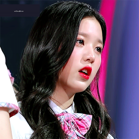 拥有三角嘴型的女团爱豆们