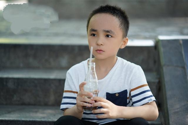 《以家人之名》太狗血，子秋母亲嫁李爸，她真值得拥有这份爱？