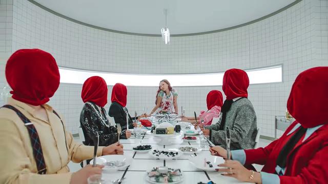 韩国女爱豆有多难？因穿着被辱骂，皮肤黑就不配红