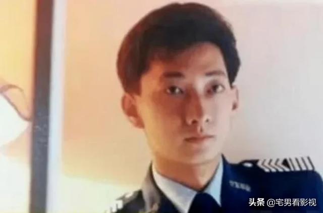 那些长相“奇丑”的明星，年轻时都是高颜值，