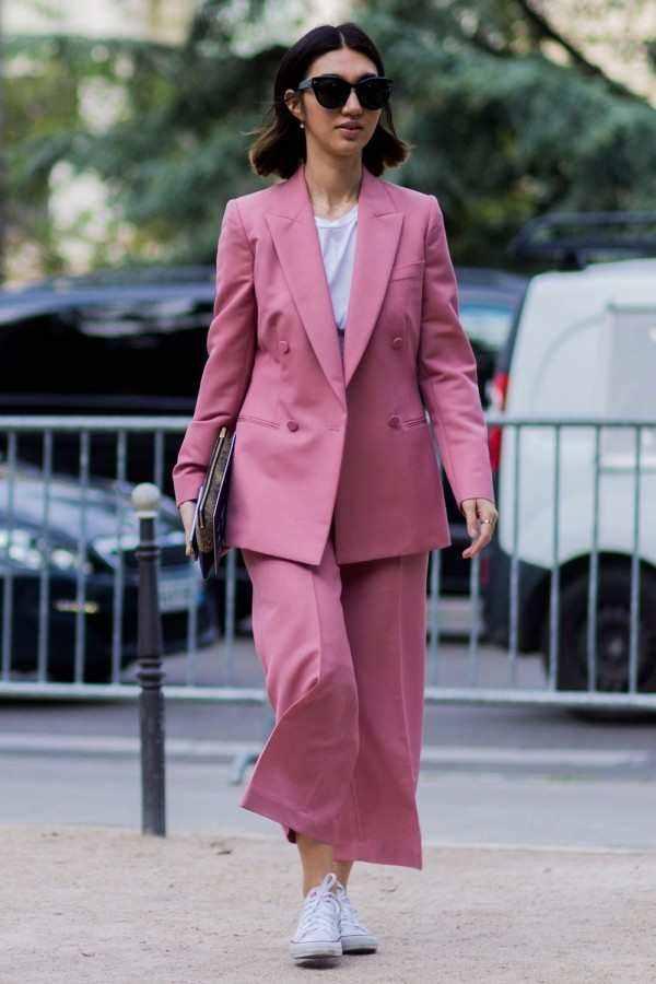 中年女性怎么穿“粉色”？从以下3个搭配窍门入手，高级又显年轻