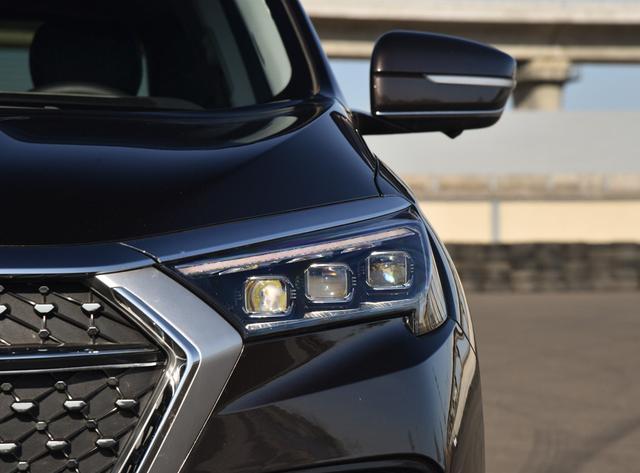 奇瑞又火了，新车标配3块液晶＋12个扬声器，不