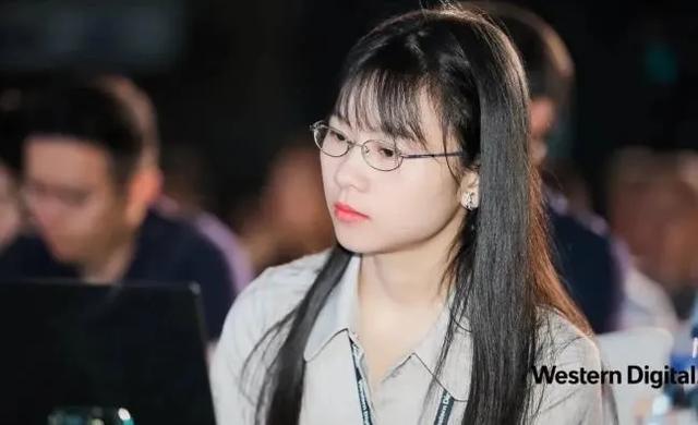 当年入高达156万的美女博士面对深圳房价！暴露了经济最大的痛点