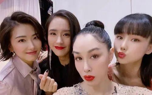 不是吧阿sir 老百姓也能组女团的吗 快手组建自家素人女团 其他 蛋蛋赞