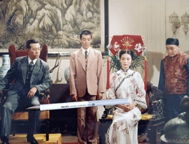 潘虹1986年饰演过末代皇后婉容，容貌气质都不似，但演得好