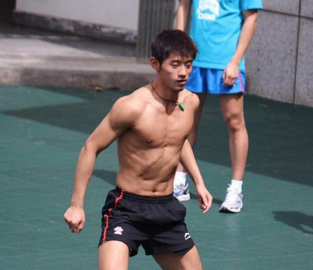 林丹和33位肌肉男同台競技，荷爾蒙炸裂！網友：中國肌肉正在崛起