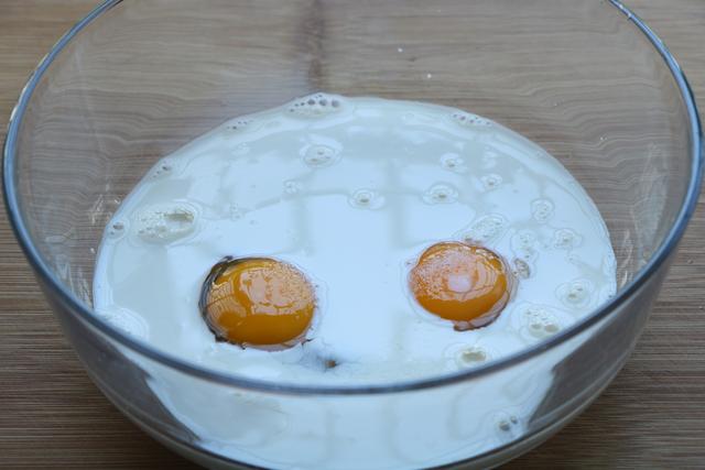 立秋必备的甜点，平底锅就搞定，简单超好吃，学会在家就能做