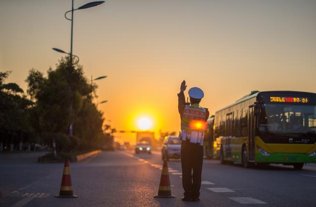 重庆|看完这些基层民警辅警的故事，我被感动了……