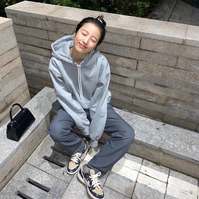 除了欧阳娜娜，这几位内娱 Sneaker girl 你知道吗？