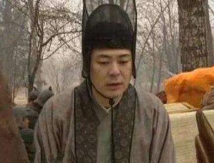 皇帝下旨诛杀千人，太监偷偷改了一个字，挽救