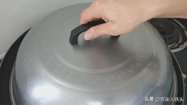 古法蒸面包做法，1碗面粉2个鸡蛋，配方简单蓬松拉丝，比买的还香