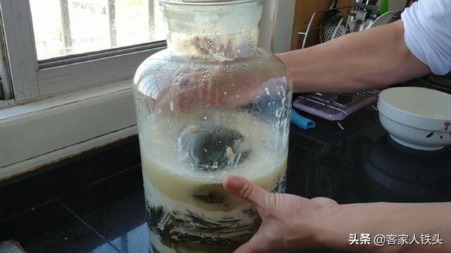 农家传统自制酸菜配方，简单一看就会，酸菜口感爽脆够酸！