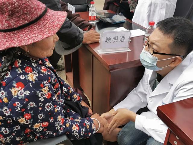 成都京东方医院对口支援德格藏族自治县