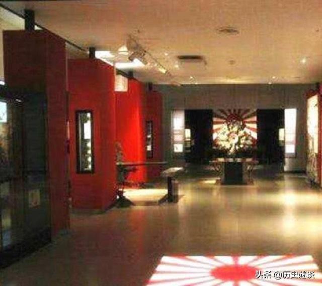 全球最痛恨日本的国家！进纪念馆前先踩日本国旗，日本抗议无用