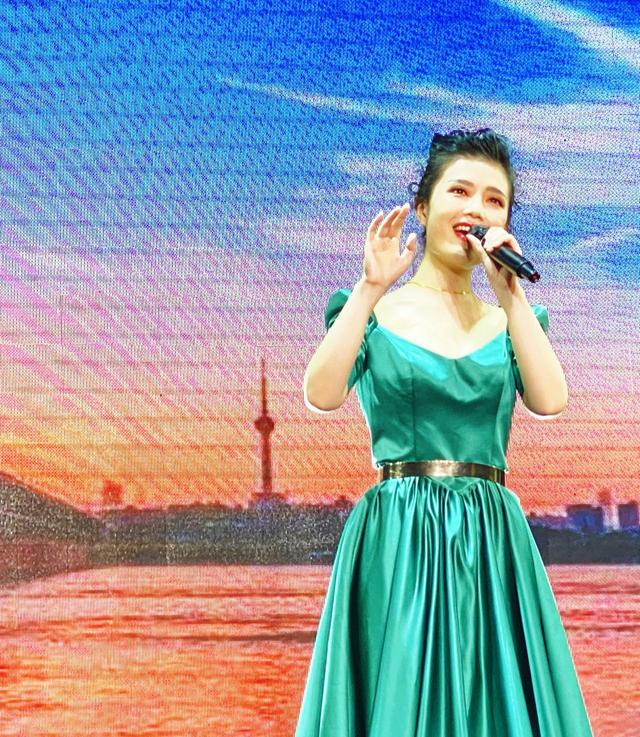 荊楚“紅色文藝輕騎兵”云演季流行樂專場火熱唱響