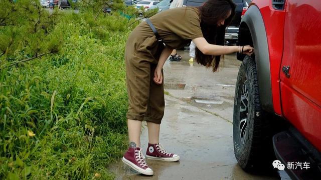 越野女孩奥利奥与她的红色猛禽沙漠绿洲“泡沙泉”（上集）