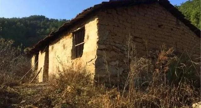 史上最“敬业”的盗墓贼，在古墓上修房，为盗