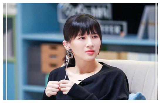 Papi酱生子被骂上热搜：随父姓就是女奴，是极端女权的荒谬
