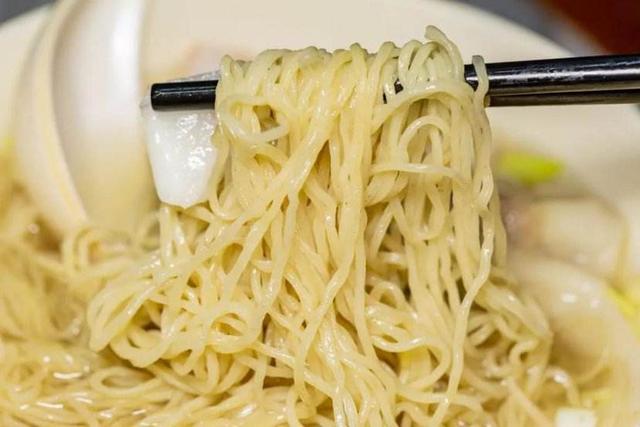 广州"最具情怀"的面食，看上去朴实无华，实则耗费几小时做成