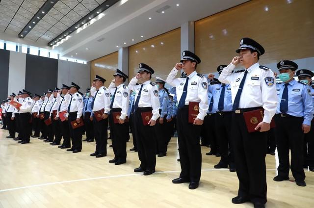 三级警监晋升条件一级警督升警监很难吗