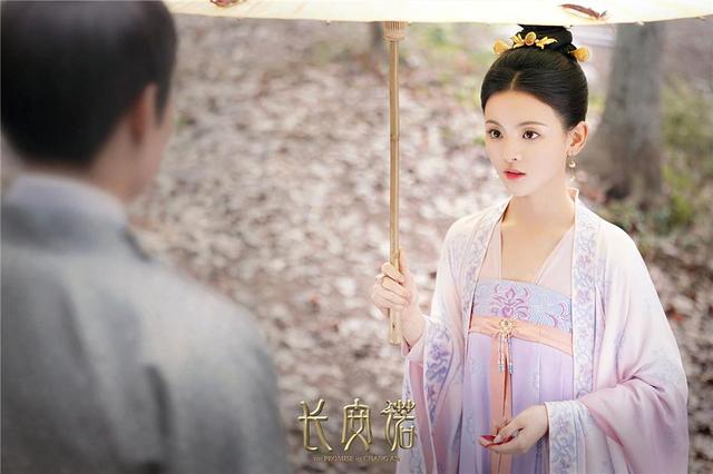 再现瞪眼式演技？严肃探讨一下，杨超越演技到底怎么样