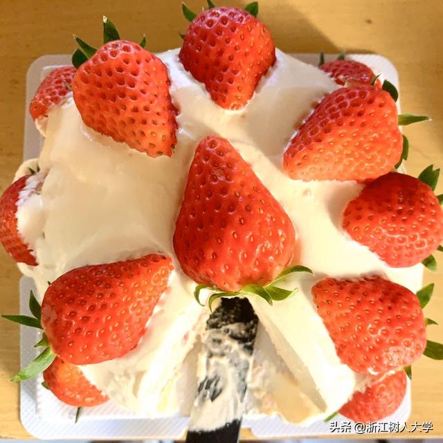 宅家系列丨千层蛋挞、草莓蛋糕……我们都是"宅家美食家"