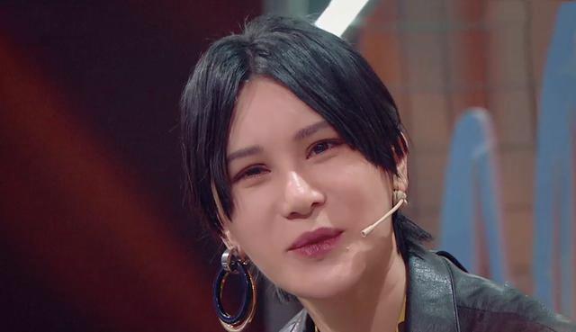 许飞为翻红不择手段？与尚雯婕互撕疑有预谋，厉娜曝她上台就变脸